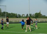 Laatste training S.K.N.W.K. JO11-1JM van seizoen 2022-2023 (partijtje tegen de ouders) (87/221)